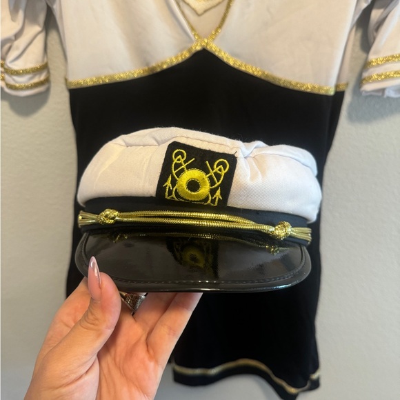 Captain Costume - Picture 5 of 9